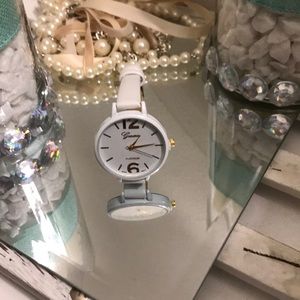 NEW 🦋 Lady’s Leather Watch